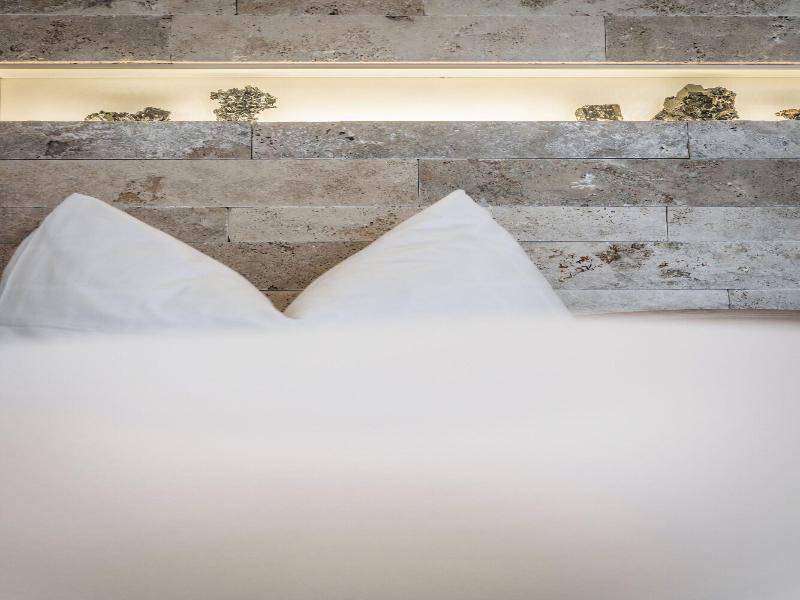 Mineralienhotel Natznerhof image