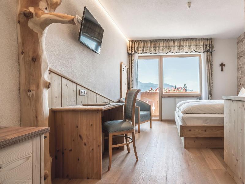 Mineralienhotel Natznerhof image
