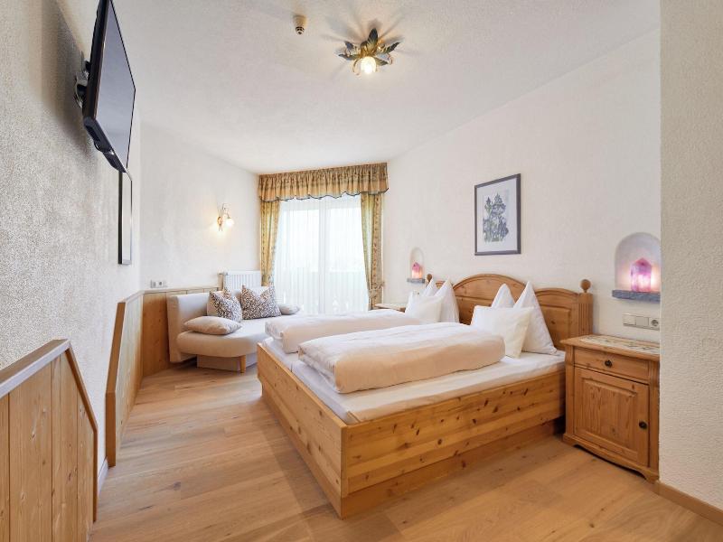 Mineralienhotel Natznerhof image