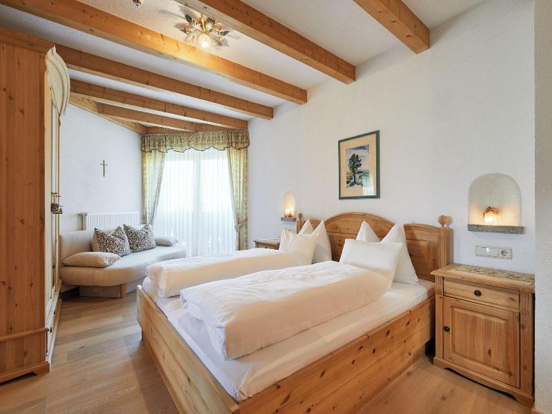 Mineralienhotel Natznerhof image