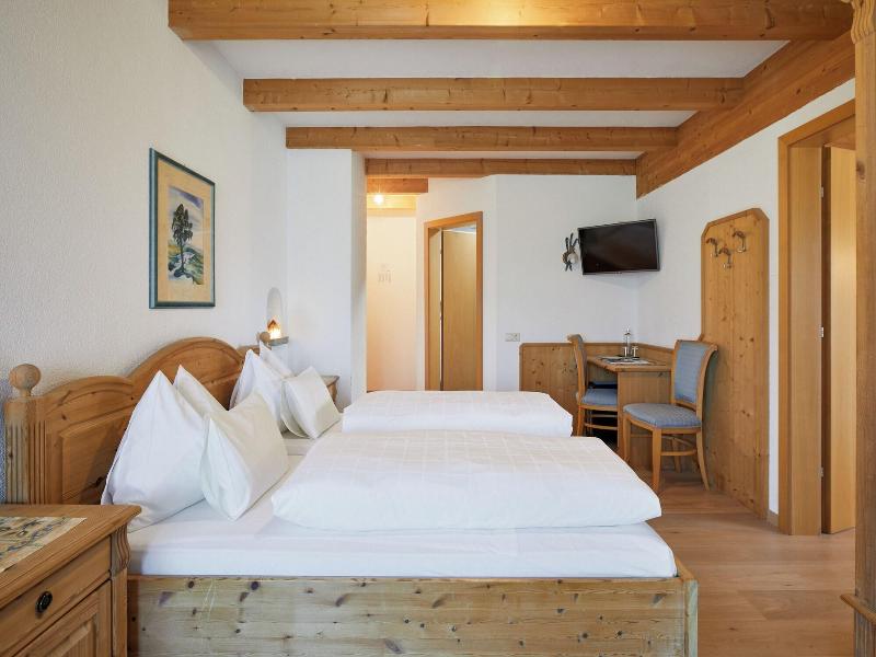 Mineralienhotel Natznerhof image