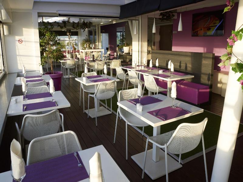 L Hotel Du Centre image