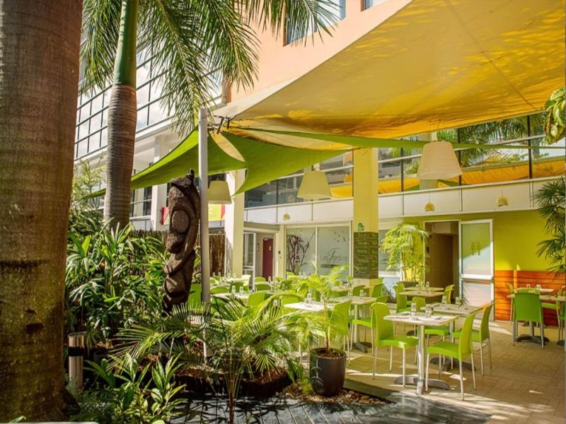 L Hotel Du Centre image