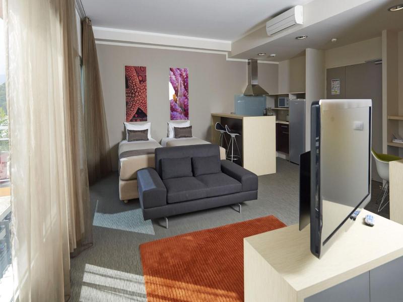 L Hotel Du Centre image