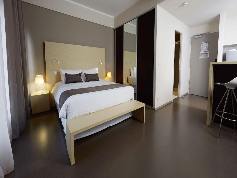 L Hotel Du Centre image