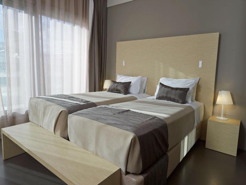 L Hotel Du Centre image