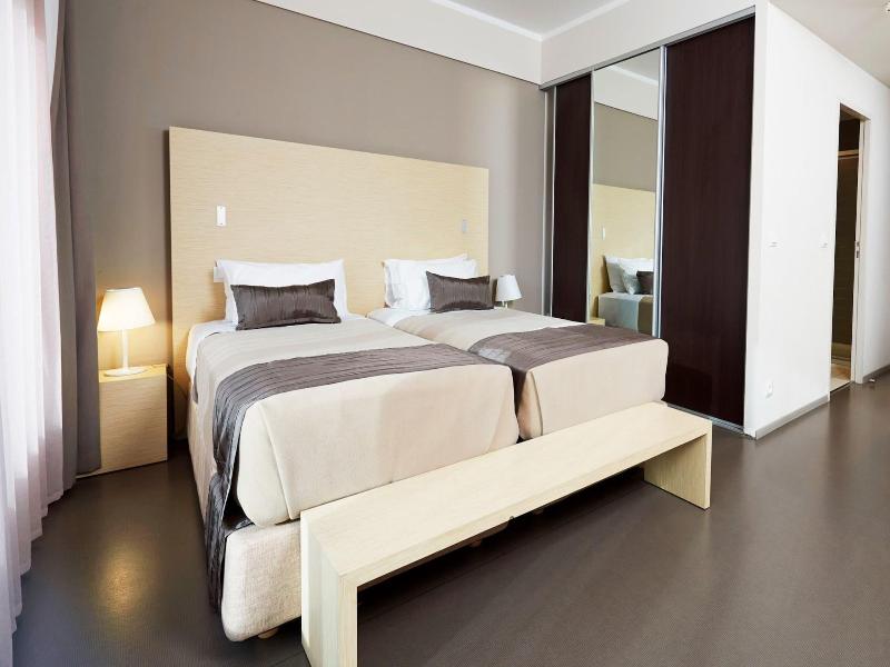 L Hotel Du Centre image