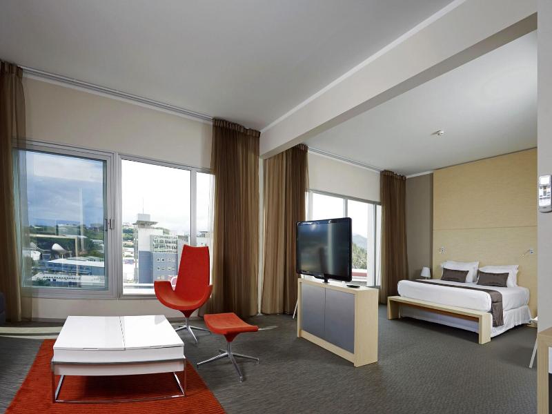 L Hotel Du Centre image