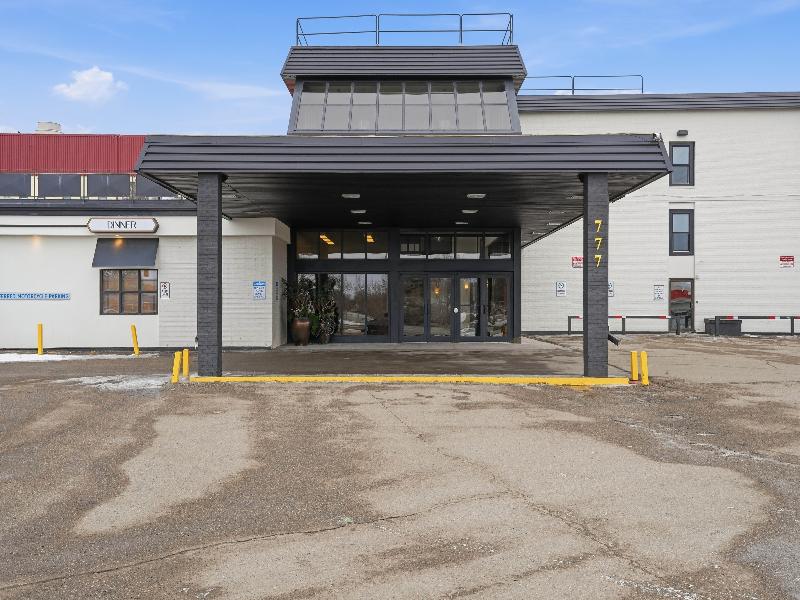 Seven Oaks Hotel Regina, Regina