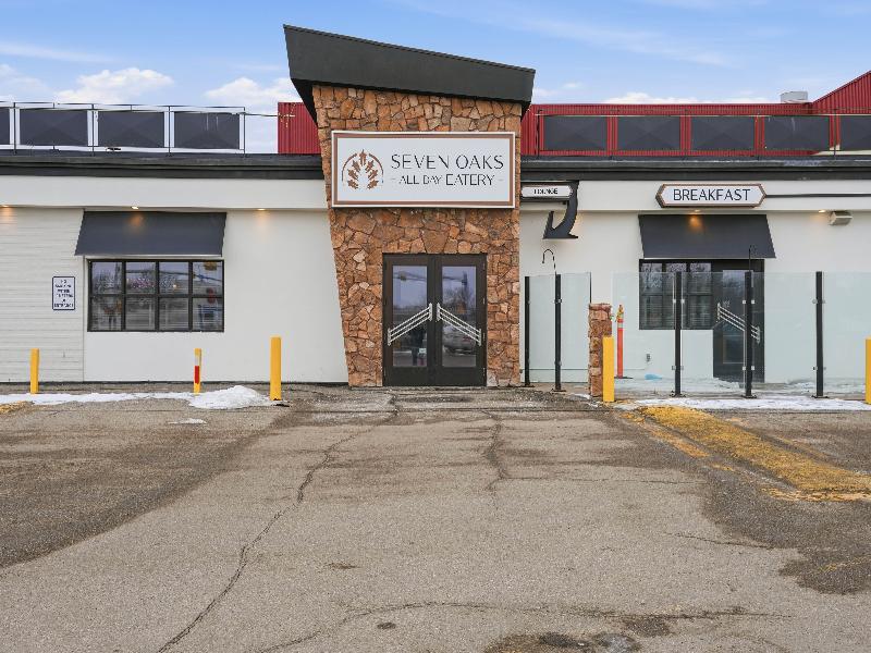 Seven Oaks Hotel Regina