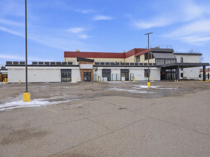 Seven Oaks Hotel Regina