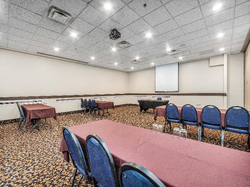 Seven Oaks Hotel Regina