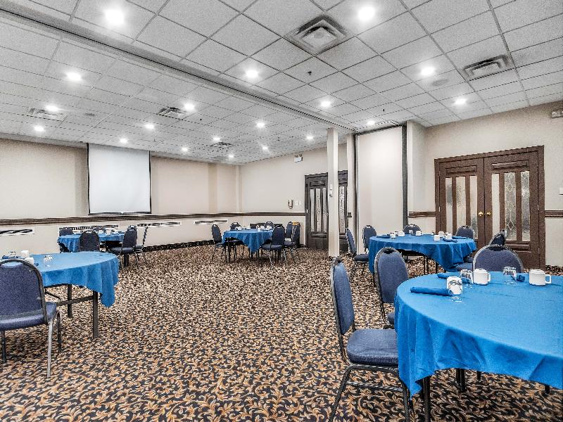 Seven Oaks Hotel Regina