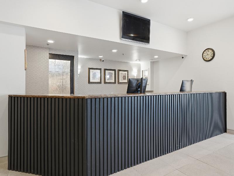 Seven Oaks Hotel Regina
