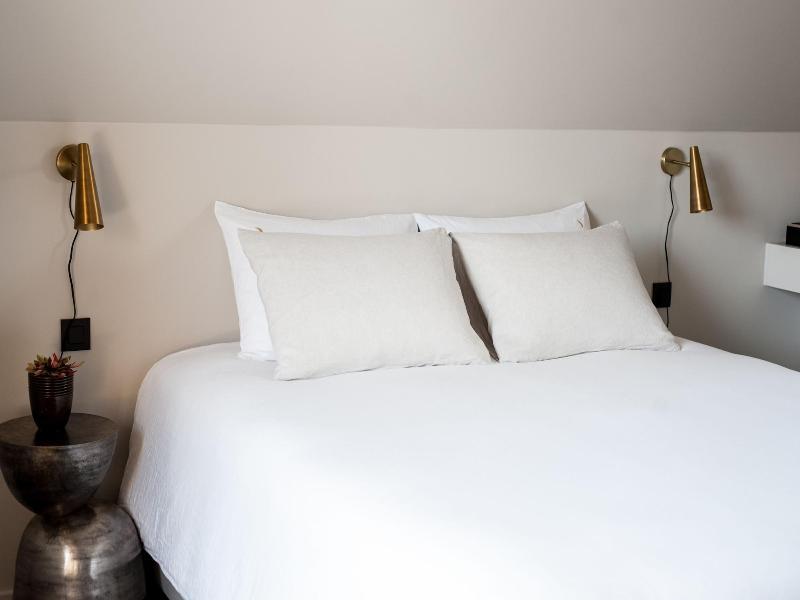 B Guest image