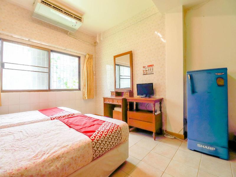 Oyo 583 Sweethome Guest House image