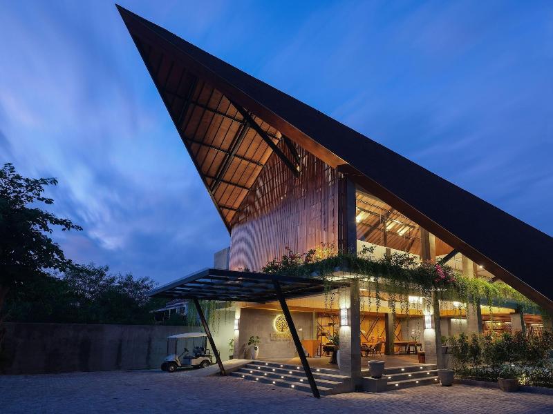 Kayumas Seminyak Resort image