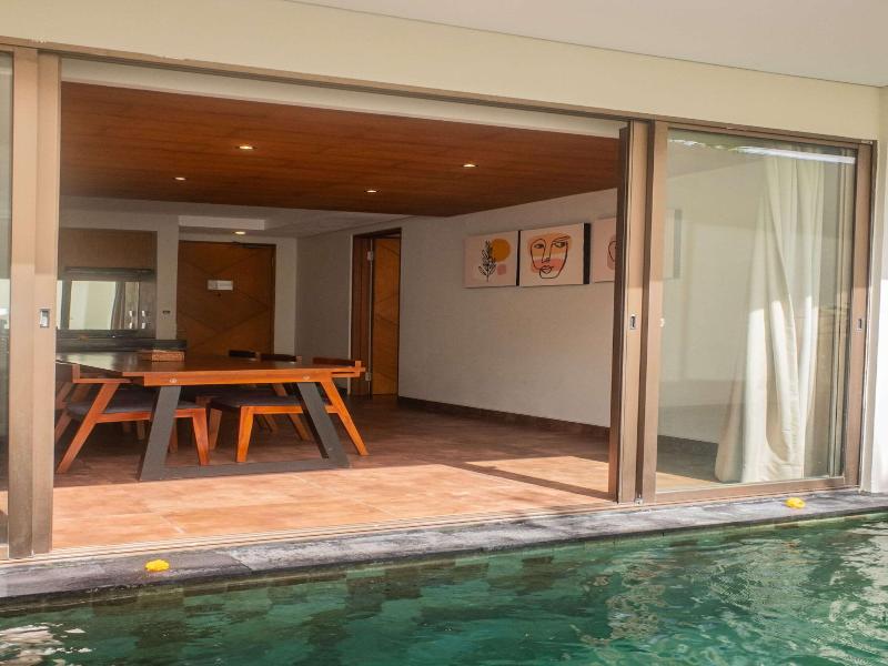 Kayumas Seminyak Resort image