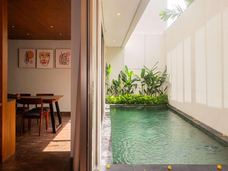 Kayumas Seminyak Resort image