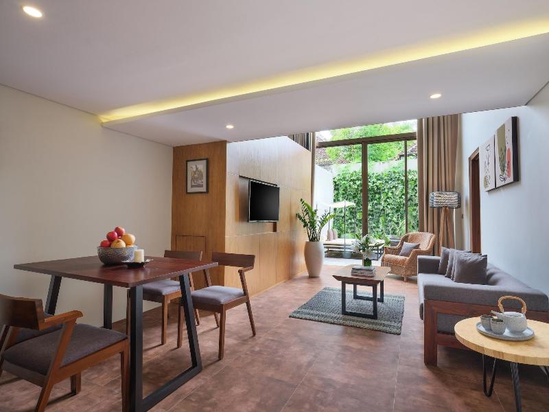 Kayumas Seminyak Resort image