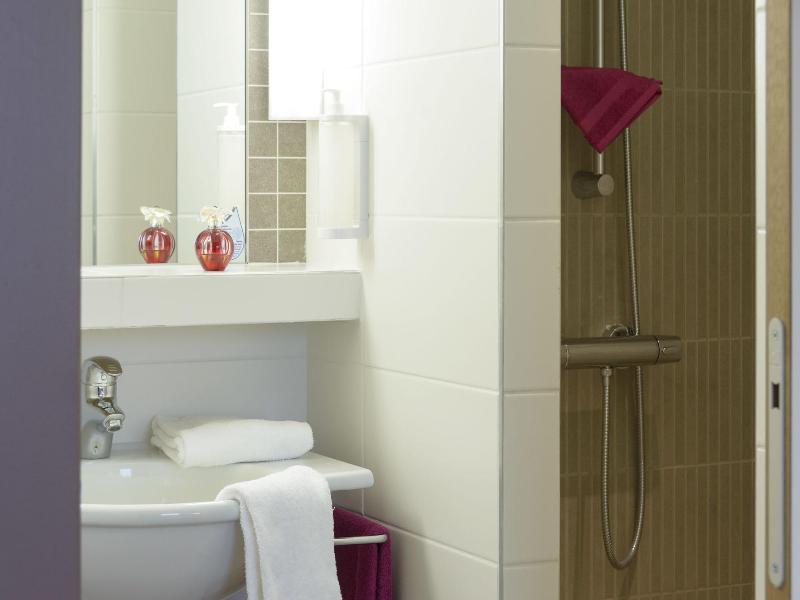 Brit Hotel Reims Croix Blandin image