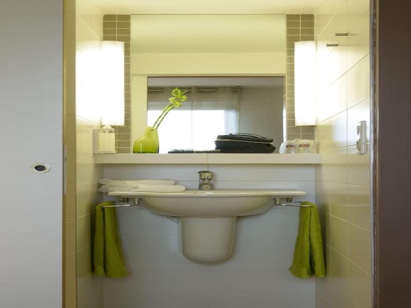 Brit Hotel Reims Croix Blandin image