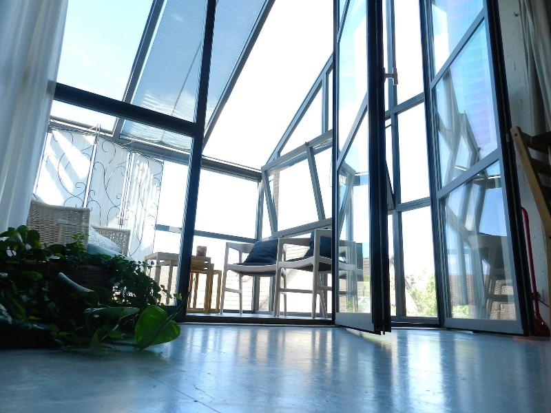 Blue Wall Bnb Business Apartments image