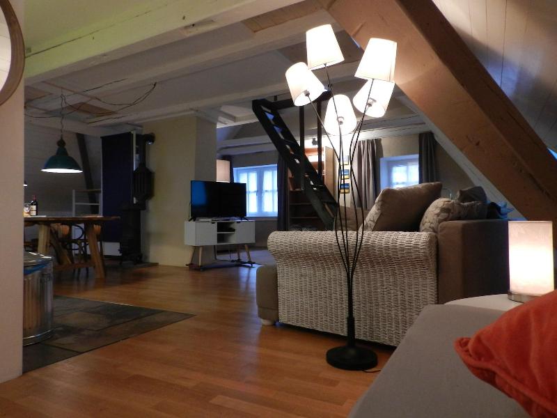 Blue Wall Bnb Business Apartments image