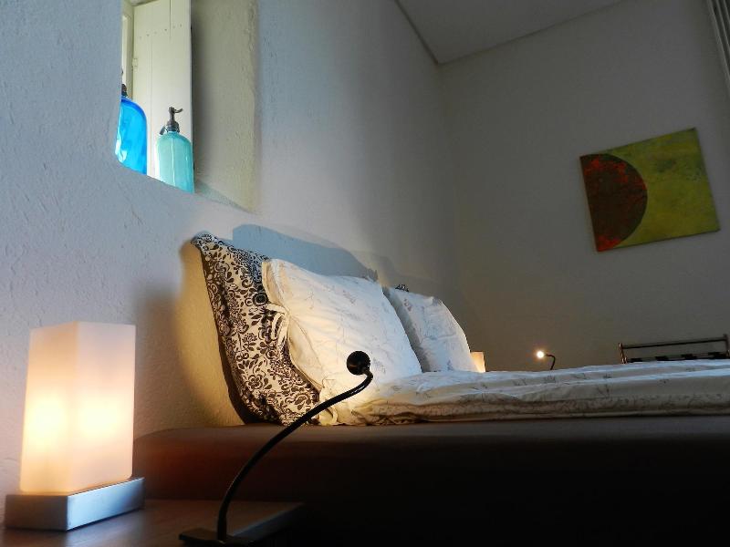 Blue Wall Bnb Business Apartments image