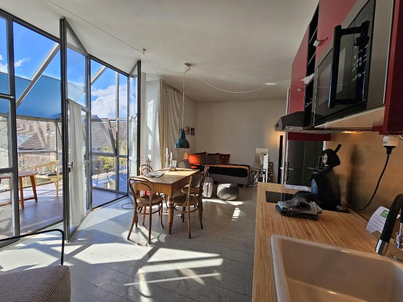 Blue Wall Bnb Business Apartments image
