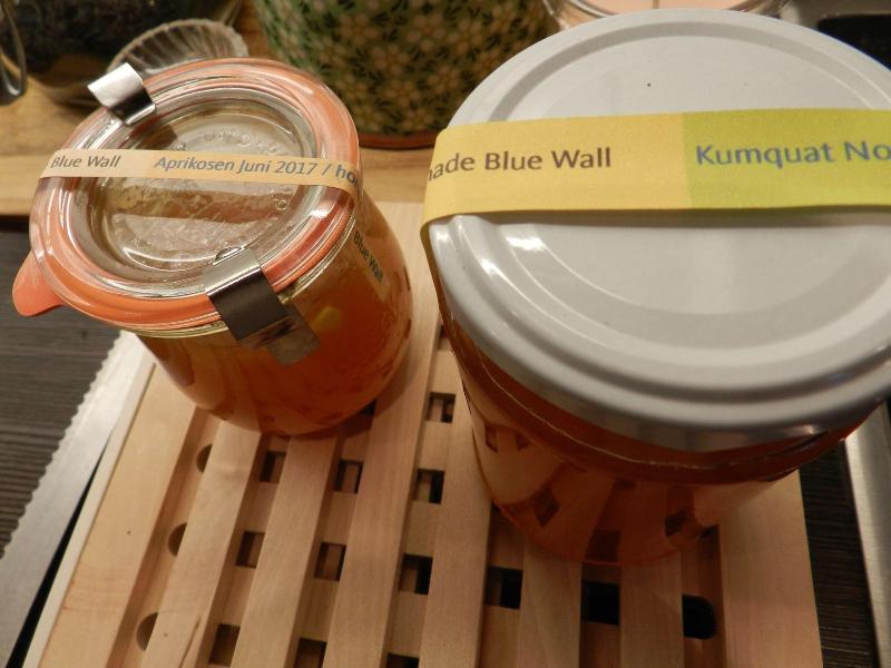Blue Wall Bnb Business Apartments image