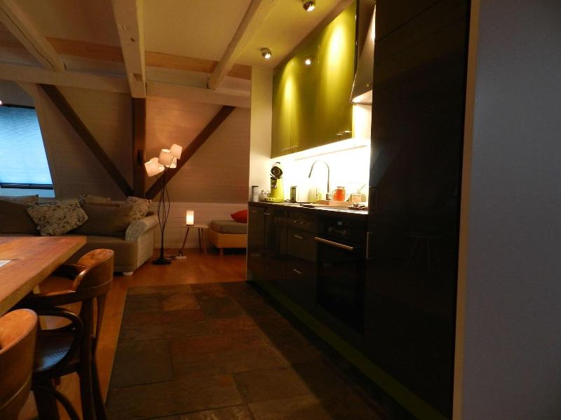 Blue Wall Bnb Business Apartments image