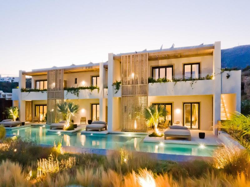 Almi Luxury Rooms image