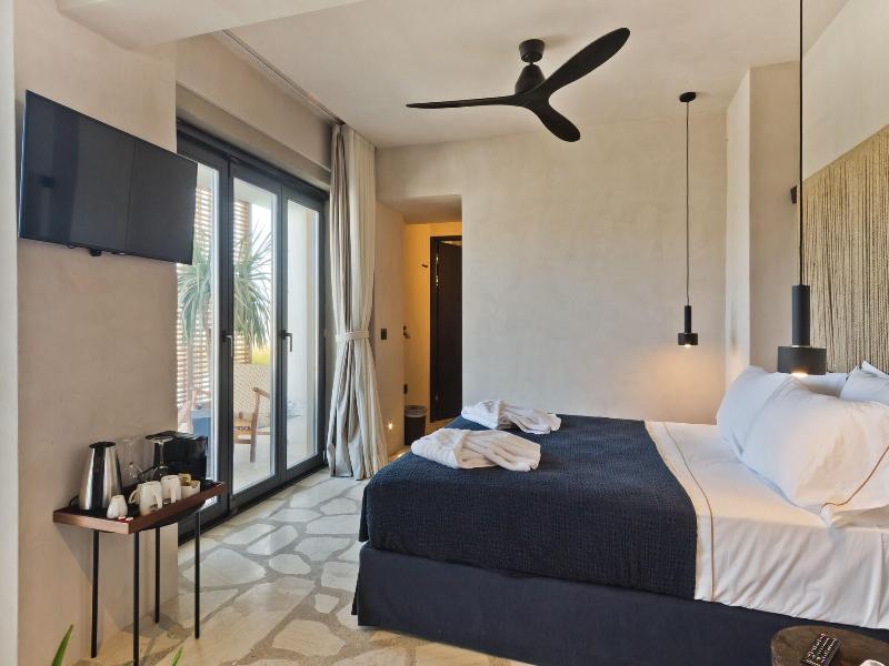 Almi Luxury Rooms image