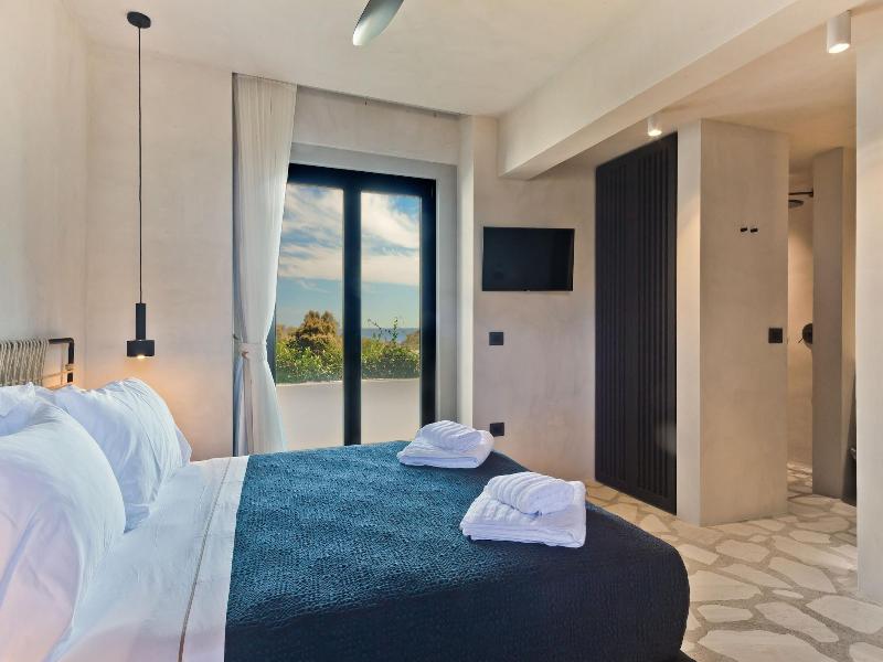 Almi Luxury Rooms image