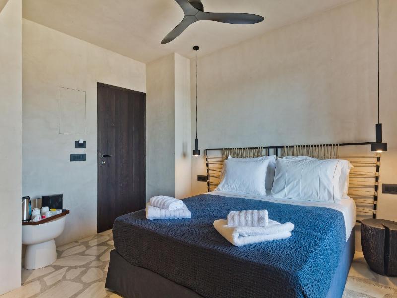 Almi Luxury Rooms image