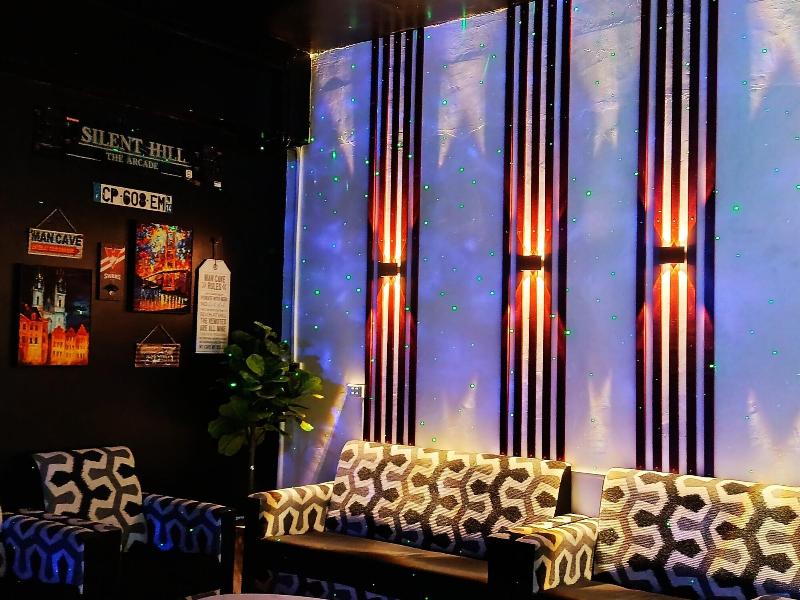 Crown Royale Hotel Lounge image