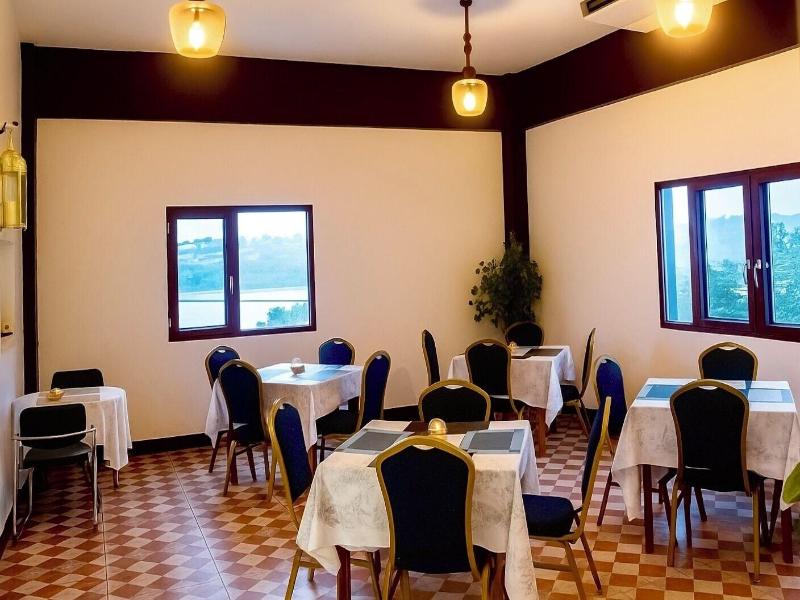 Crown Royale Hotel Lounge image