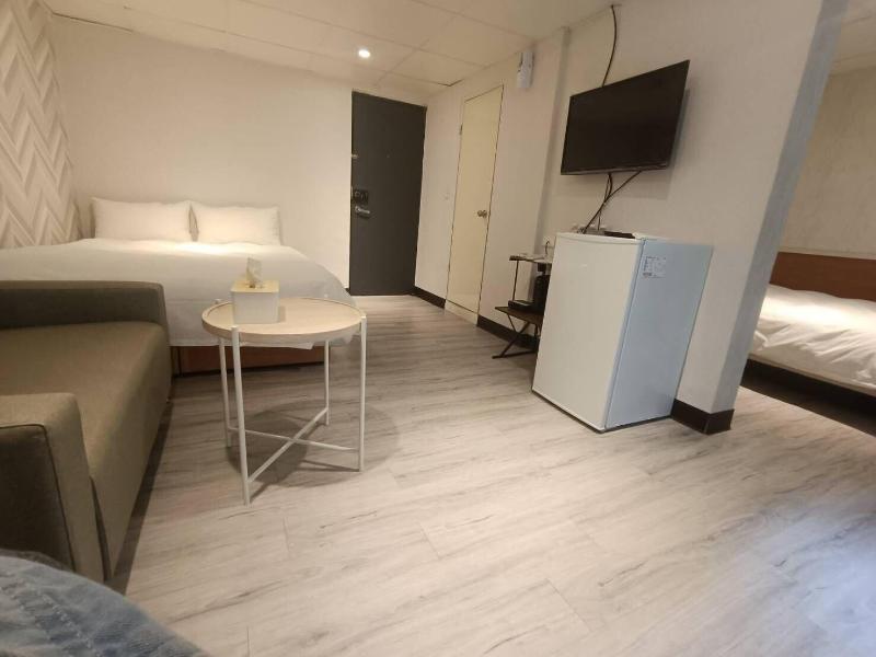 New Lion City Hotel image