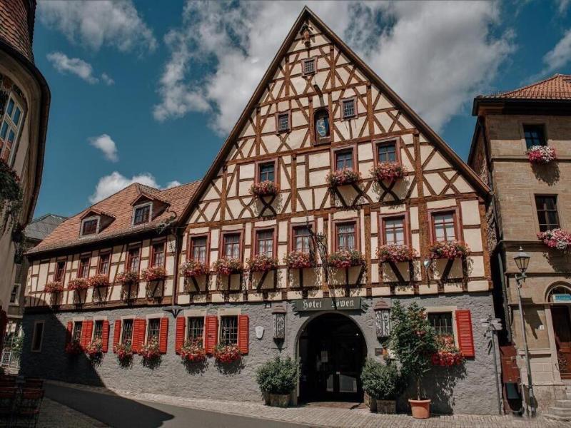 Lowen Hotel Restaurant image