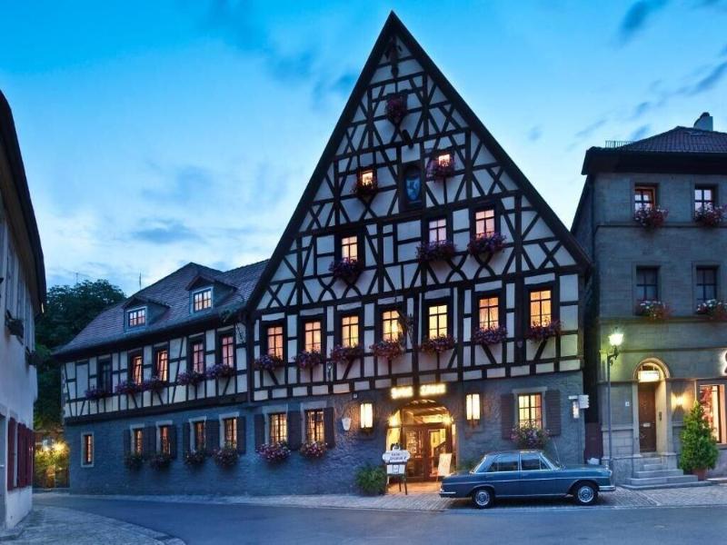 Lowen Hotel Restaurant image