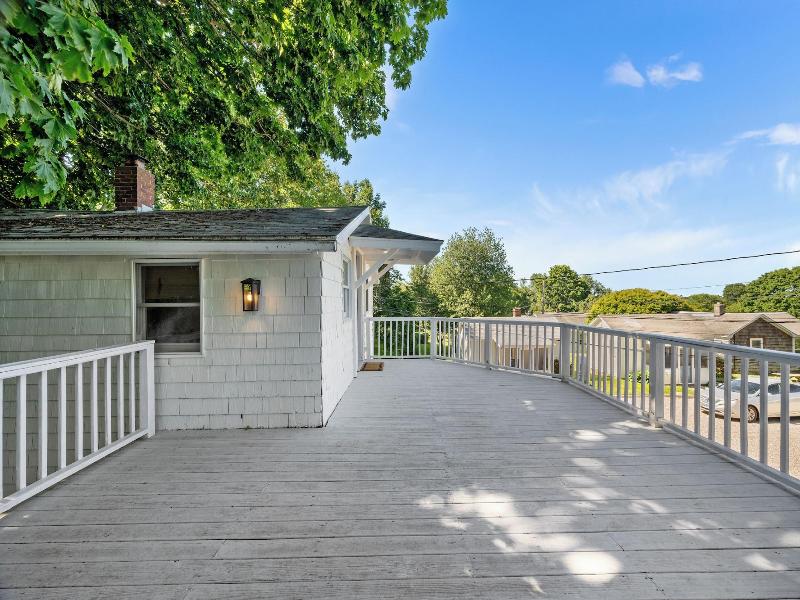 Marina Bay Cottages image