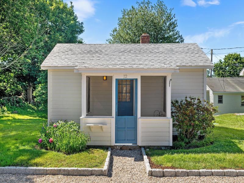 Marina Bay Cottages image