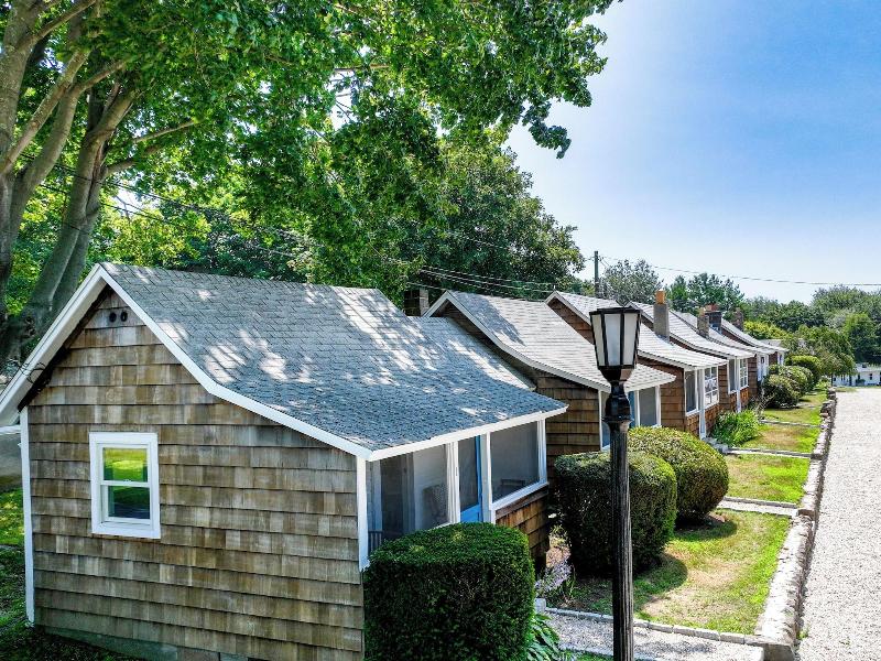 Marina Bay Cottages image