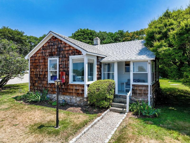 Marina Bay Cottages image