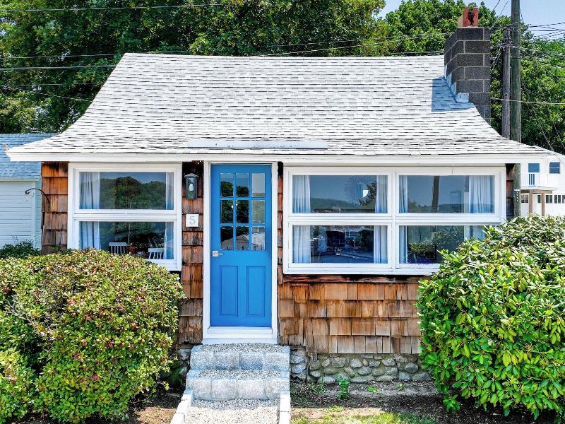 Marina Bay Cottages image