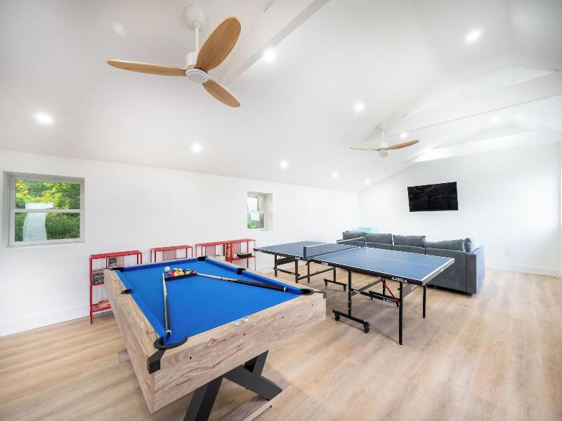 Marina Bay Cottages image
