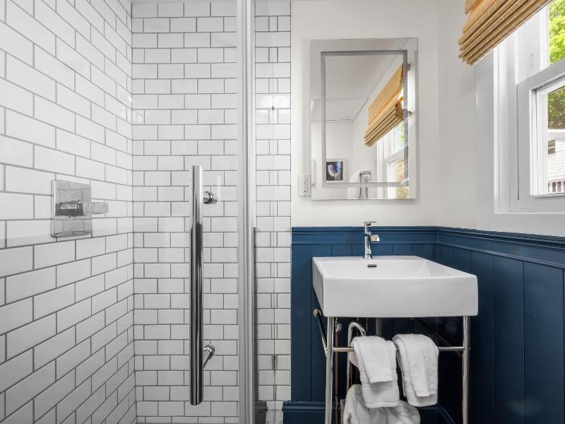 Marina Bay Cottages image