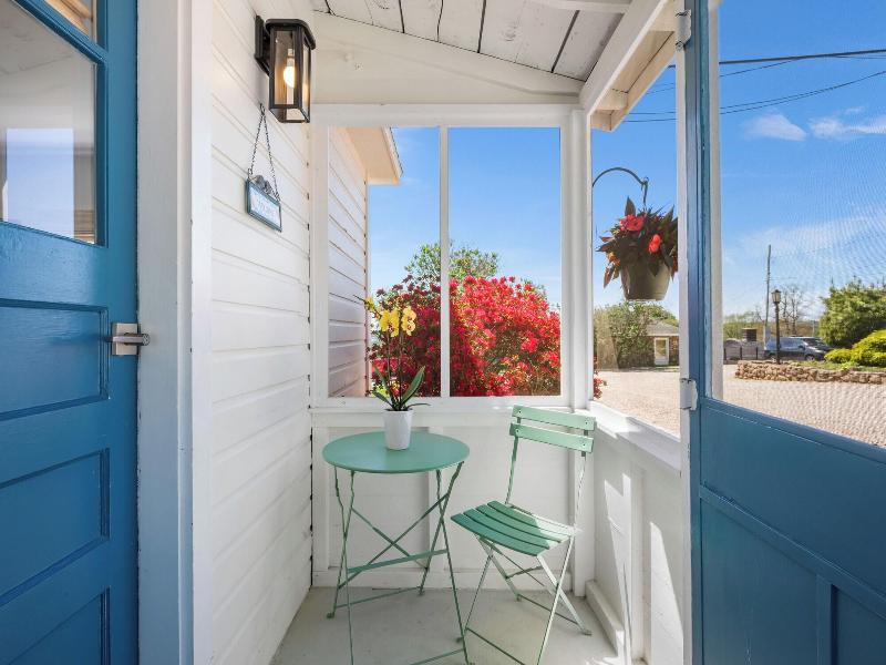 Marina Bay Cottages image