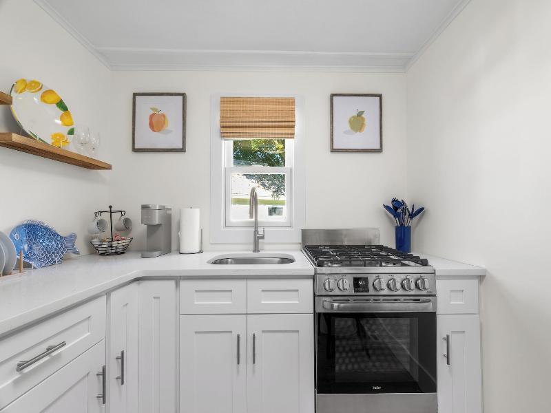 Marina Bay Cottages image